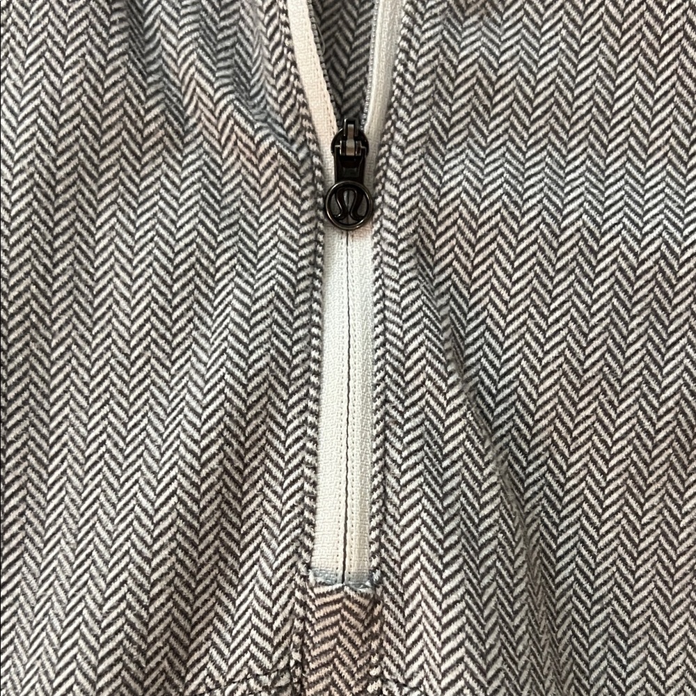 Lululemon Gray Quarter-Zip Pullover Sweater/Jacket - Picture 2 of 5